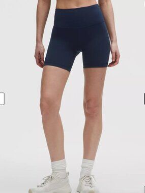 ✨ NWT Lululemon Wunder Train High-Rise Short 6" – Navy – Size 4